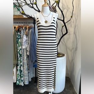 Franklin & Rose Crotchet knit Dress medium/Large